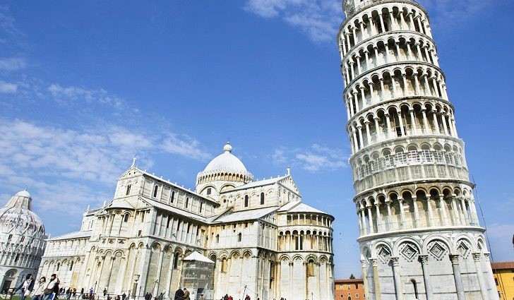 Italy: Italy là nơi bắt nguồn của Đế chế La Mã hùng mạnh trải dài 16 thế kỷ, cũng như phong trào văn hóa Phục Hưng giai đoạn thế kỷ 15 đến thế kỷ 17. Do đó, nơi đây có nhiều  di sản Thế giới được Unesco công nhận hơn bất kỳ quốc gia nào. Trong số 53 di sản, nổi tiếng nhất có thể kể đến tháp nghiêng Pisa, đấu trường La Mã, Villa Romana del Casale hay lâu đài Castel del Monte. Ảnh: Worldatlas.